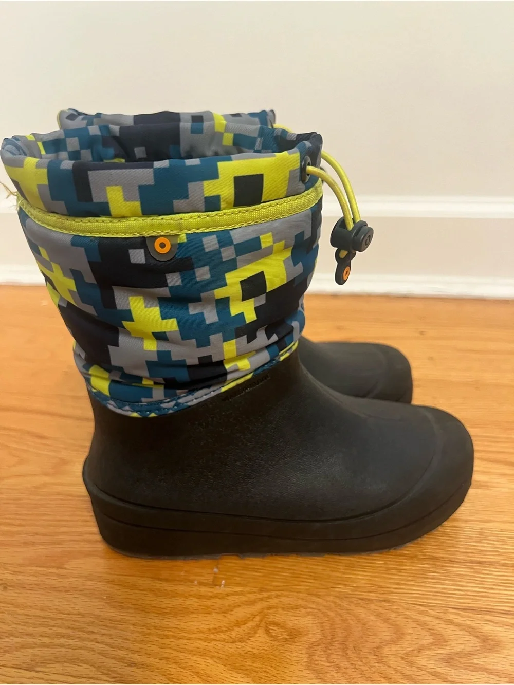 Bogs Kids Waterproof Winter Boots with Geo Print Cuff - Black and Neon Yellow